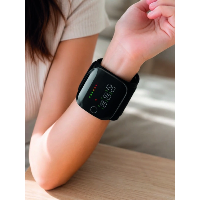 Şarjlı Bilekten Dijital Tansiyon Ölçer Geniş Lcd Ekranlı