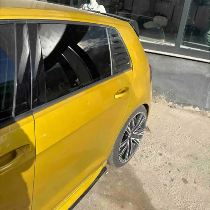 Vw Golf 7-7.5 Kasa İçin Kelebek Cam Vizörü Kaplaması Siyah Renk-Bantlı