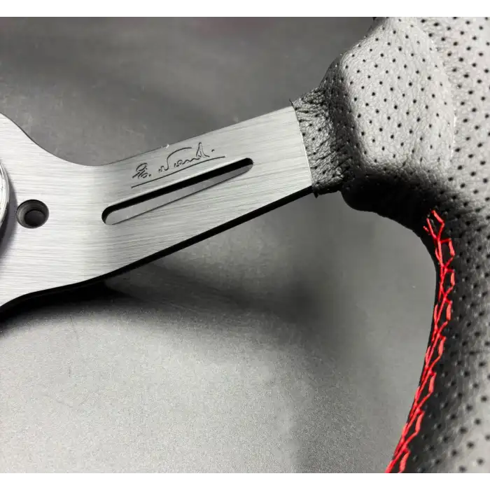 Nardi Tip Direksiyon Delikli Deri Dizayn 35cm İthal Siyah Detay