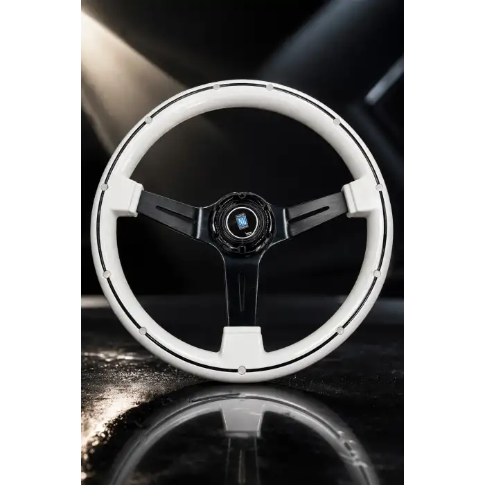 Nardi Model Beyaz Renk Spor Direksiyon Ortası Siyah Çizgili Model