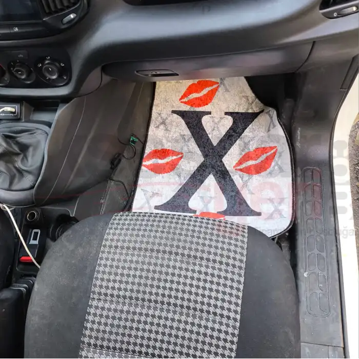 Areon X Öpücüklü Beyaz Desen Araç İçi Halı Paspas-Kaydırmaz Taban-Universal-Yıkanabilir