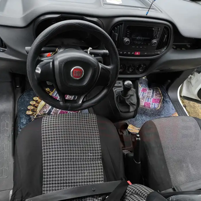 Cadillac King Desen Araç İçi Halı Paspas-Kaydırmaz Taban-Universal Her Araca Uyumlu-Yıkanabilir