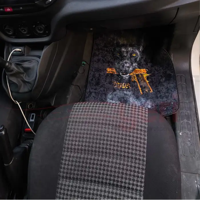 Doberman Goldpistol Desen Araç İçi Halı Paspas-Kaydırmaz Taban-Universal-Yıkanabilir