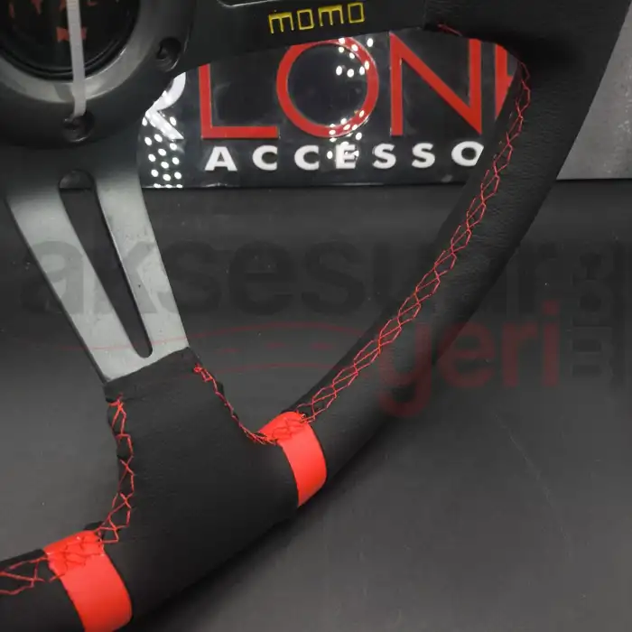 Momo Direksiyon Kırmızı İpli Gri Metal Kollar ve Göbek 35cm Ofsetli Model Deri