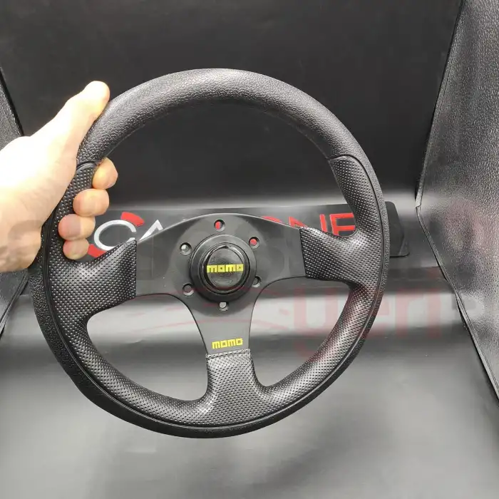 Momo Spor Yarış Direksiyonu-Ofsetsiz-Noktalı ve Kaymaz Desenli Deri 30cm