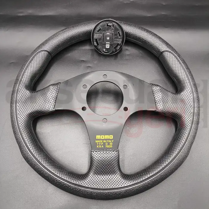 Momo Spor Yarış Direksiyonu-Ofsetsiz-Noktalı ve Kaymaz Desenli Deri 30cm