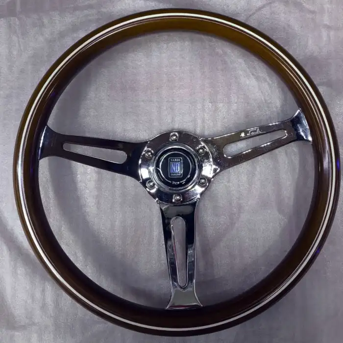 Nardi Ahşap Direksiyon-Çap: 35cm-1. Sınıf Lüx Ahşap Direksiyon-Beyaz Şeritli