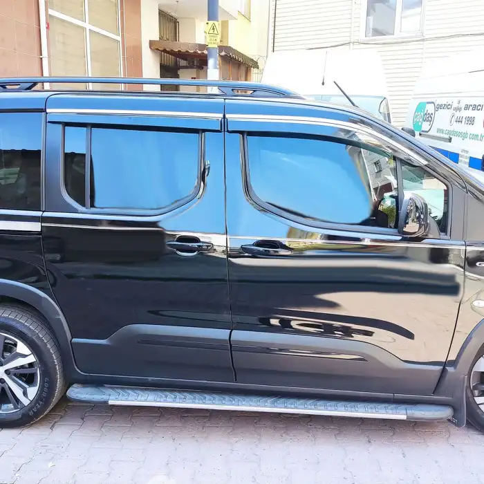 Opel Combo E Kasa Kromlu Cam Rüzgarlığı 2019-Sonrasi A+ Yeni Dizayn