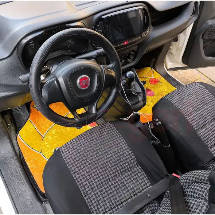 Pikachu Desen Araç İçi Halı Paspas-Kaydırmaz Taban-Universal Her Araca Uyumlu-Yıkanabilir
