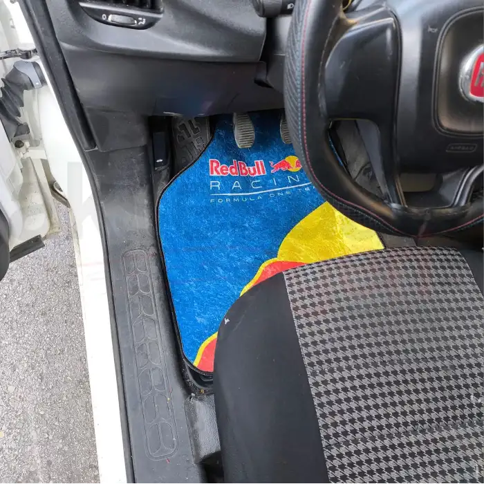 Redbull Desen Araç İçi Halı Paspas-Kaydırmaz Taban-Universal Her Araca Uyumlu-Yıkanabilir