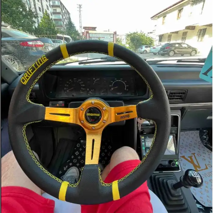 Renault Broadway Sabit Göbek-35cm Sarı Drifting Momo Spor Direksiyon