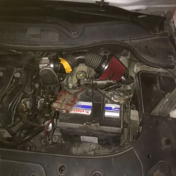 Renault Megane 2 Benzinli 1.6-Krom Başlı Kırmızı Renk-Süper Ses Yüksek Performans