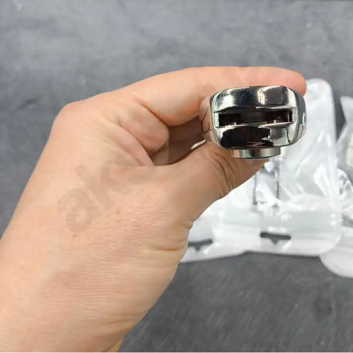 S Line Amblemli Bej Renk Metal Emniyet Kemer Yükseltici Rahatlatıcı Toka 2 Adet