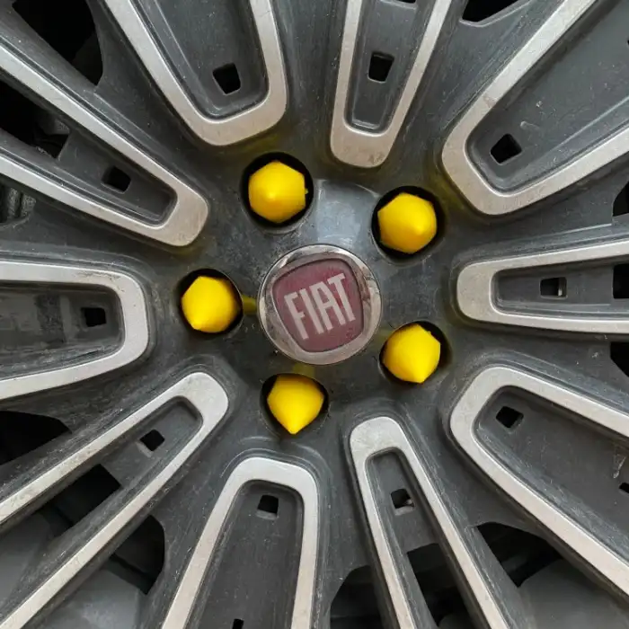 Sivri Bijon Parlak Malzeme Sarı Renk 17mm 20 Adet