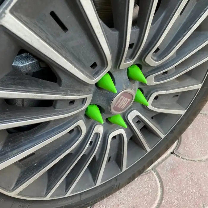 Sivri Bijon Parlak Malzeme Yeşil Renk 19mm 20 Adet