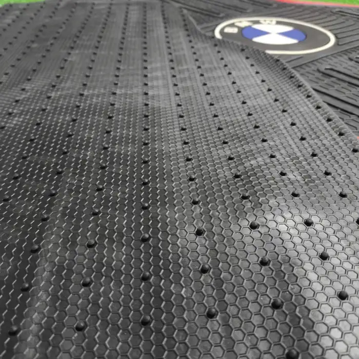 Üniversal BMW-M-2 Latex Kauçuk-5 parça-Paspas-Kaydırmaz Taban-1.Sınıf İthal Ürün