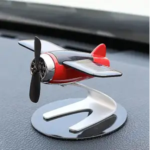 Güneş Enerjisi İle Çalışan Pervaneli Uçak Temalı Oto Kokusu