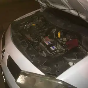 Renault Megane 2 Benzinli 1.6-Krom Başlı Kırmızı Renk-Süper Ses Yüksek Performans