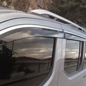 Toyota Proace City Kromlu Cam Rüzgarlığı 2019-Sonrasi A+ Yeni Dizayn