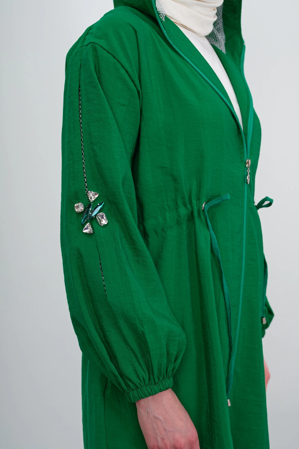 Kolu Taş ve File Detaylı Kapüşonlu Kap - Benetton Yeşil