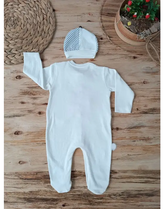 Modern Şapkalı Detaylı Erkek Bebek Tulumu