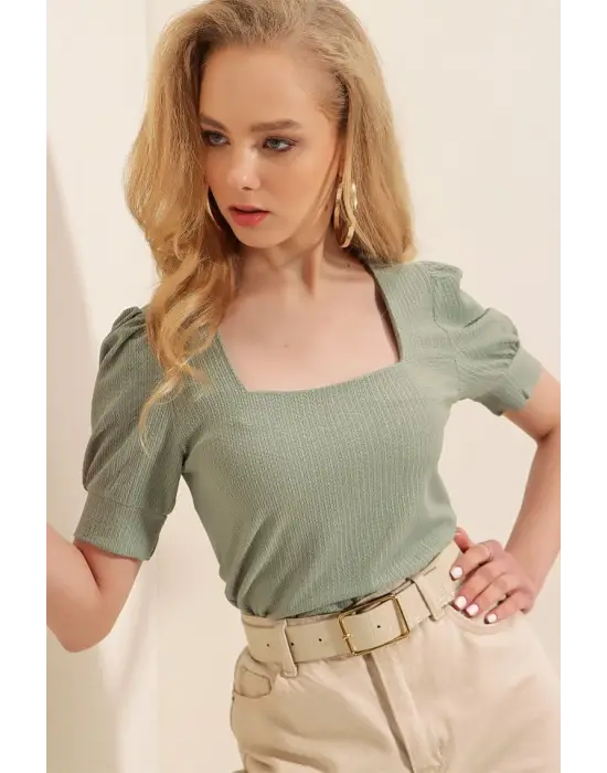 0409 Kare Yaka Örme Bluz - Çağla