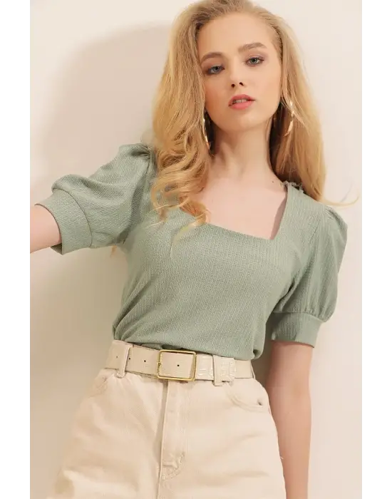 0409 Kare Yaka Örme Bluz - Çağla