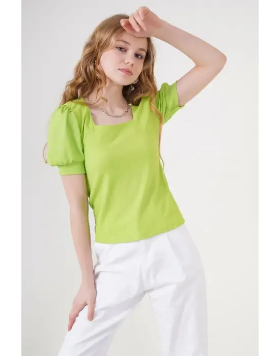 0409 Kare Yaka Örme Bluz - E.Yeşil