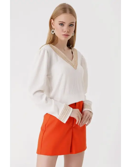 Minimal Nakışlı V Yaka Örme Bluz