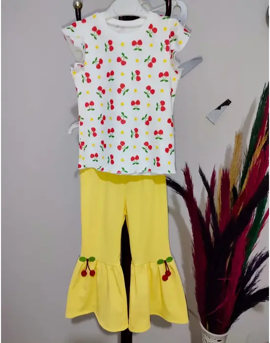 1-2-3-4 Yaş Kiraz Baskılı Tişört İspanyol Paçalı Likralı 2li Kız Çocuk Takımı Sarı