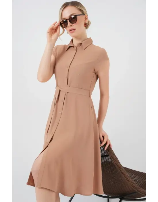 1677 Boydan Düğmeli Kuşaklı Elbise - Bisküvi