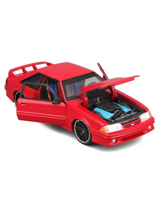 Omarı 1:24 Ölçekli Ford Mustang SVT Cobra Model Araba