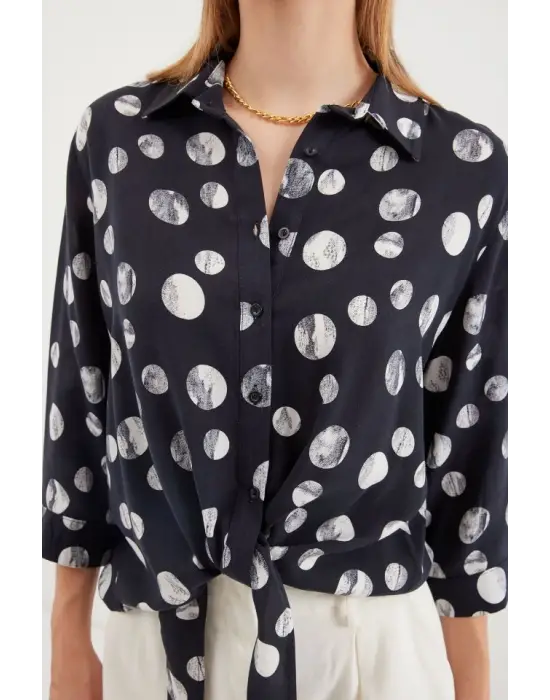 20243 Önü Bağlamalı Desenli Gömlek - Siyah