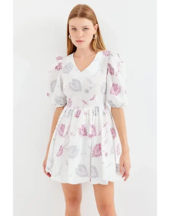 2506 Desenli V Yaka Mini Kloş Elbise - Ekru