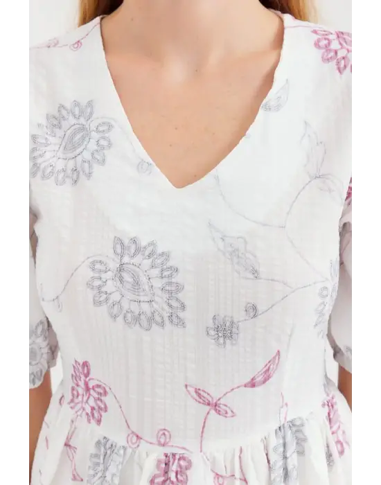 2506 Desenli V Yaka Mini Kloş Elbise - Ekru