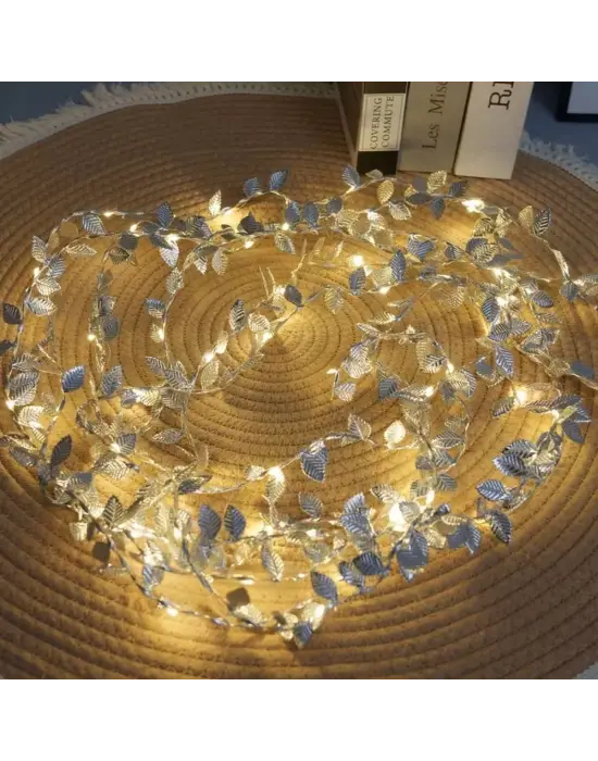 3 Metre Yaldızlı Gümüş LED Işık – Dekoratif Ortam ve Yılbaşı Aydınlatması