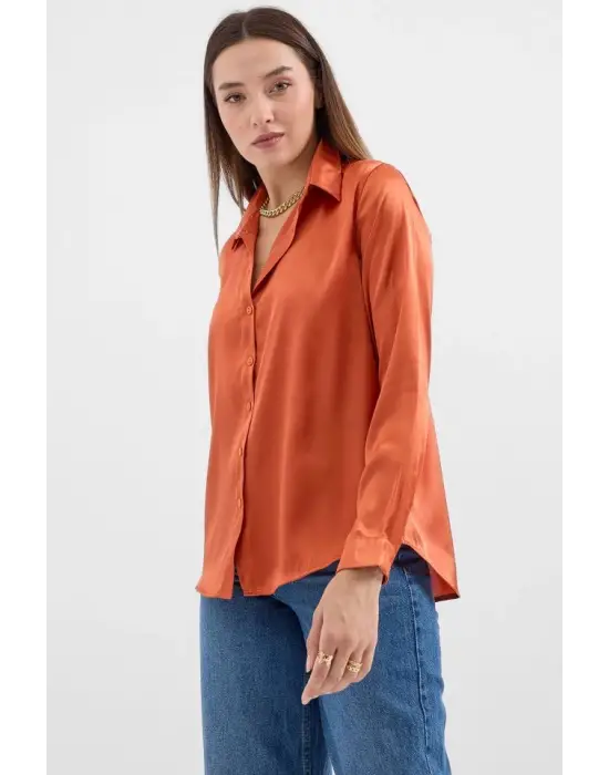 Şık Saten Gömlek