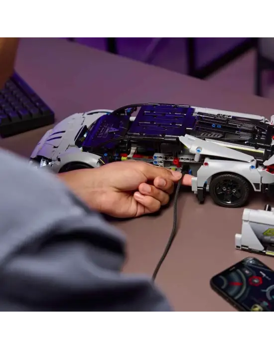 42214 Lego Technic Lamborghini Revuelto 1135 parça +10 yaş