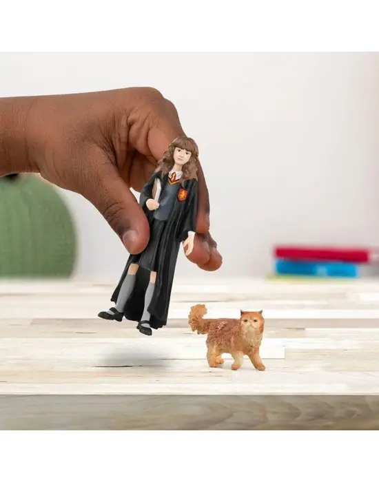 42635 Schleich - Hermione Granger ve Crookshanks - Harry Potter Serisi +3 yaş