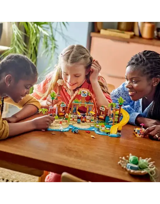 42673 Lego Friends Tatil Köyü 1140 parça +8 yaş