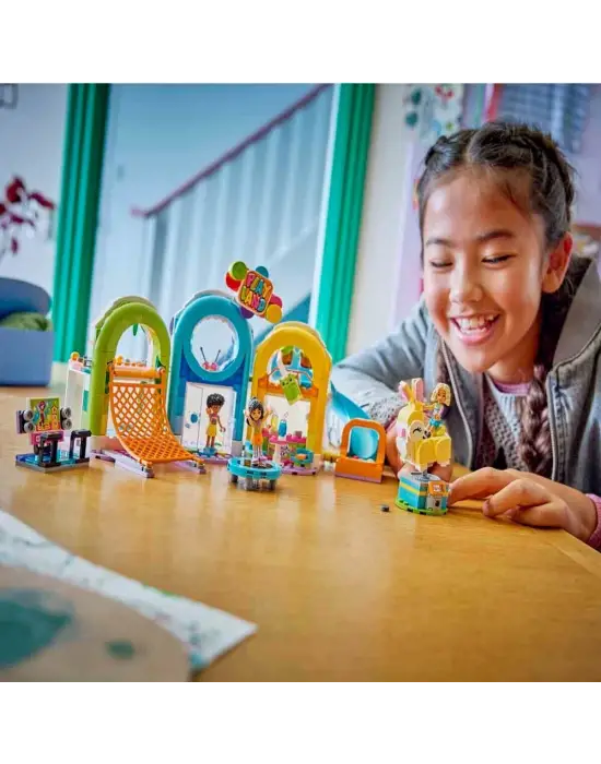 42686 Lego Friends Kapalı Eğlence Parkı  668 parça +7 yaş
