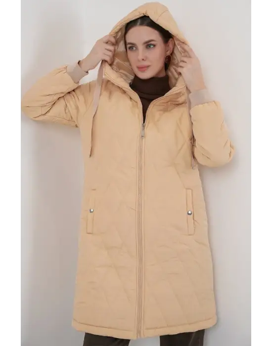 5138 Kapitone Uzun Şişme Mont - Bej