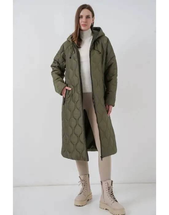 Göz Alıcı Kapüşonlu Kapitone Mont