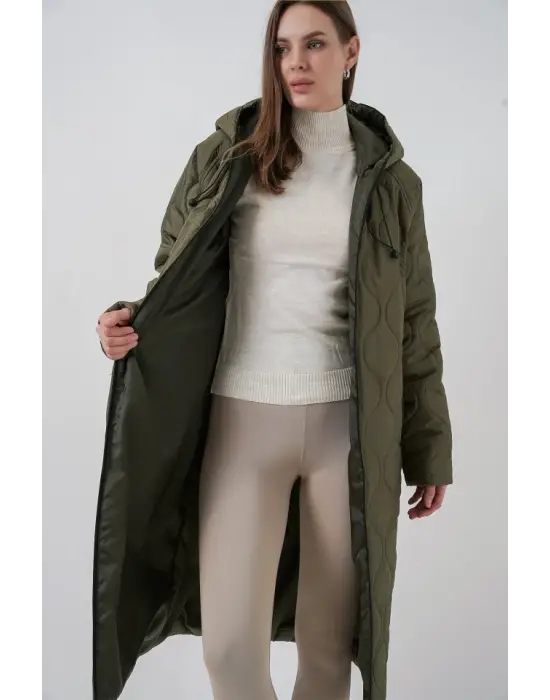 Göz Alıcı Kapüşonlu Kapitone Mont