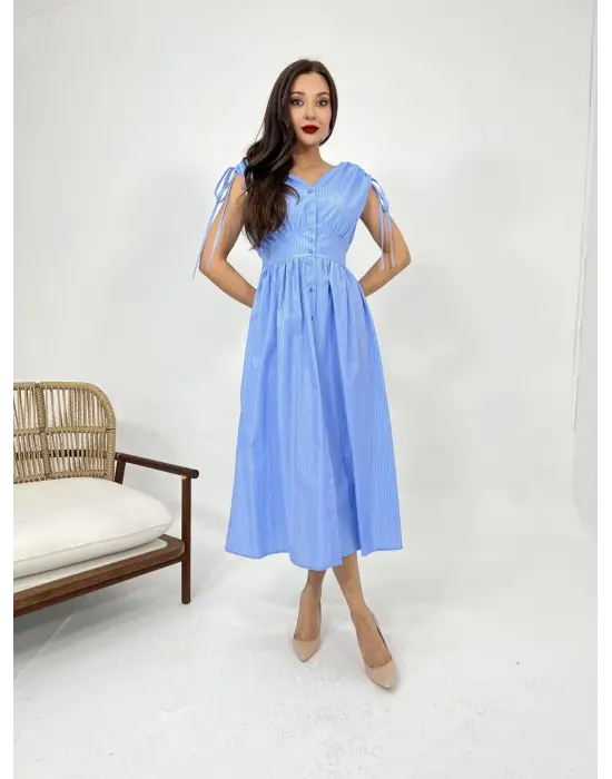 Omarı Şıklığıyla Büyüleyen Çizgili Elbise