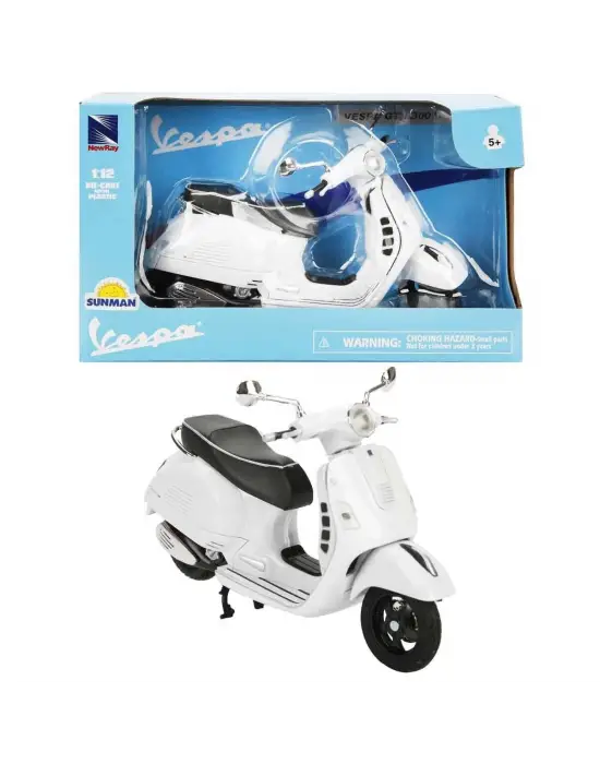 Omarı Ultra Detaylı Vespa GTS Super Motor Maketi