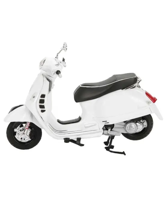 Omarı Ultra Detaylı Vespa GTS Super Motor Maketi