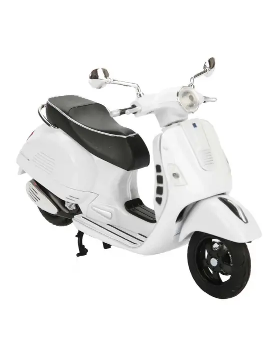 Omarı Ultra Detaylı Vespa GTS Super Motor Maketi