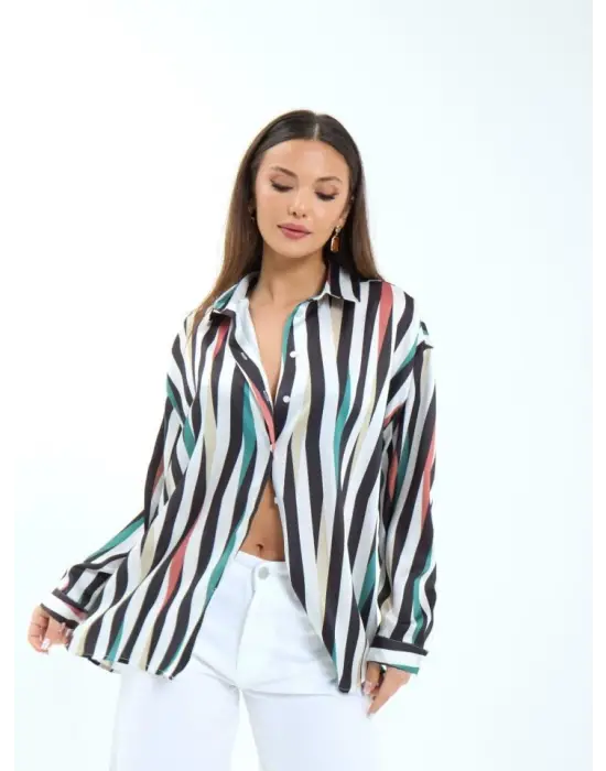 Omarı Zamansız Şıklıkta Beyaz Gömlek