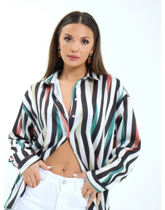 Omarı Zamansız Şıklıkta Beyaz Gömlek